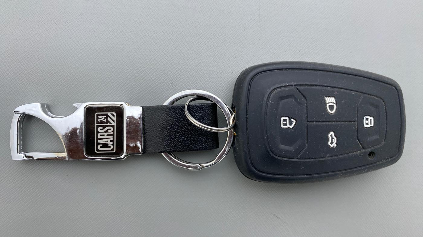 2021 Tata Safari XTA + 2.0 KRYOTEC, Diesel, Automatic, 10,659 km, Key Close Up