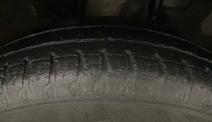 2020 Renault Kwid RXL, Petrol, Manual, 56,834 km, Right Front Tyre Tread