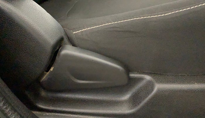 2020 Renault Kwid RXL, Petrol, Manual, 56,834 km, Driver Side Adjustment Panel