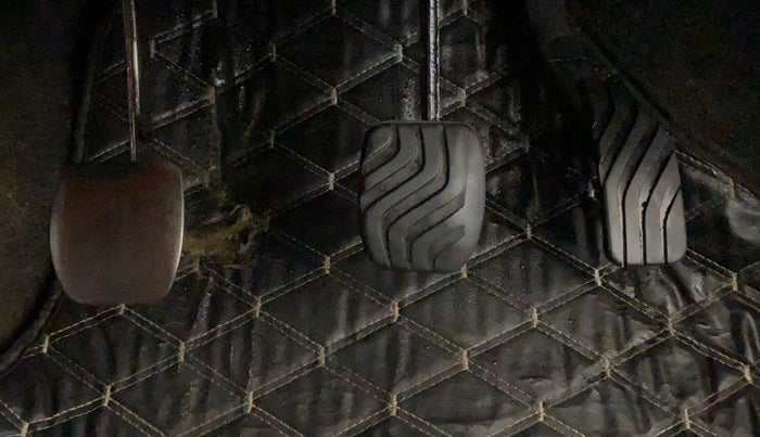 2020 Renault Kwid RXL, Petrol, Manual, 56,834 km, Pedals