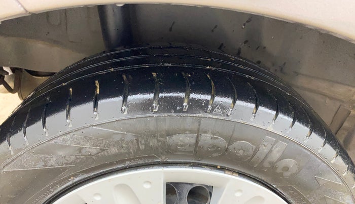 2016 Honda Brio S MT, CNG, Manual, 1,05,546 km, Right Rear Tyre Tread