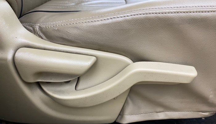 2016 Honda Brio S MT, CNG, Manual, 1,05,546 km, Driver Side Adjustment Panel