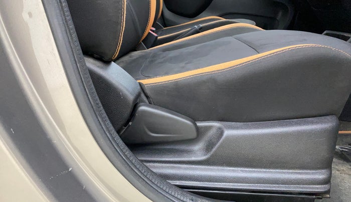 2017 Renault Kwid CLIMBER 1.0 AMT, Petrol, Automatic, 54,483 km, Driver Side Adjustment Panel