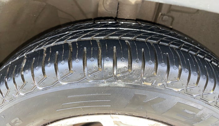 2017 Renault Kwid CLIMBER 1.0 AMT, Petrol, Automatic, 54,483 km, Right Front Tyre Tread