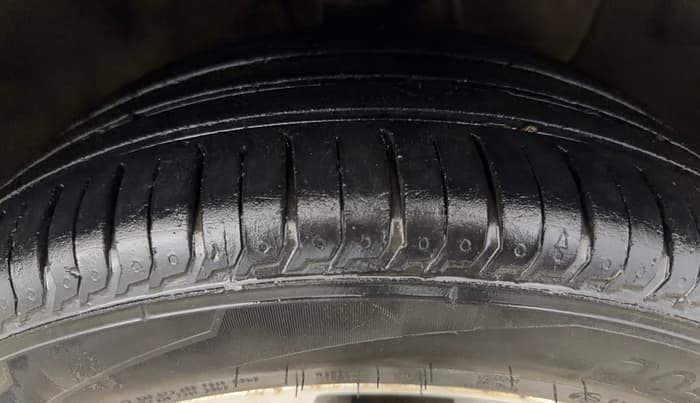 2016 Hyundai Elite i20 ASTA 1.2 (O), Petrol, Manual, 92,922 km, Right Front Tyre Tread