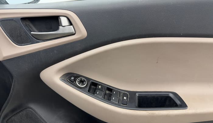 2016 Hyundai Elite i20 ASTA 1.2 (O), Petrol, Manual, 92,922 km, Driver Side Door Panels Control