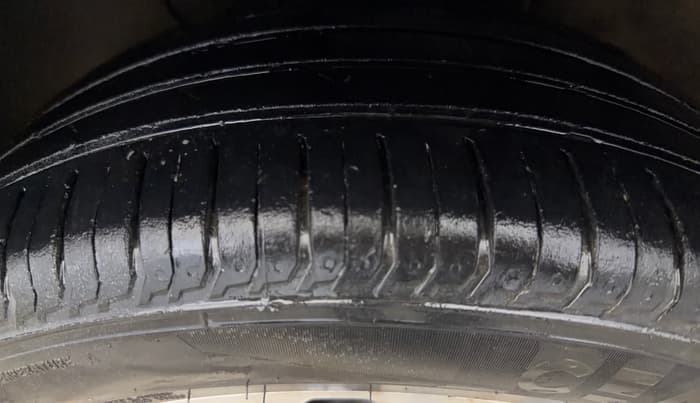 2016 Hyundai Elite i20 ASTA 1.2 (O), Petrol, Manual, 92,922 km, Left Front Tyre Tread