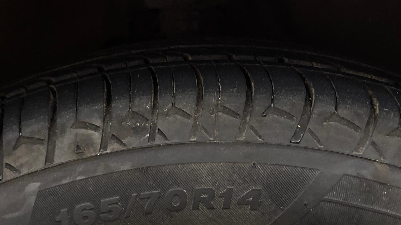 2016 Maruti Celerio VXI AMT, Petrol, Automatic, 1,27,674 km, Right Front Tyre Tread