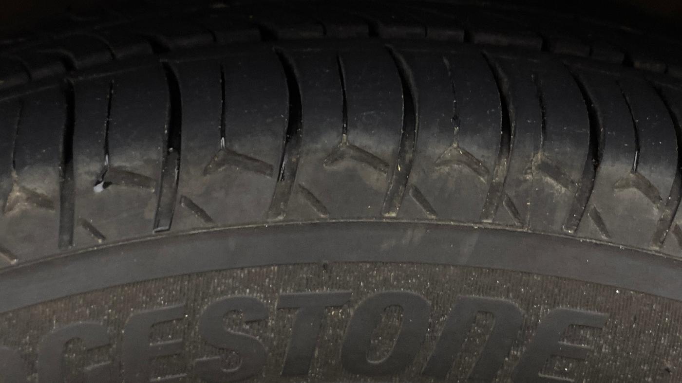 2016 Maruti Celerio VXI AMT, Petrol, Automatic, 1,27,674 km, Left Front Tyre Tread