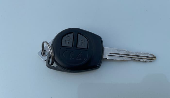 2020 Maruti Swift VXI, Petrol, Manual, 83,217 km, Key Close Up