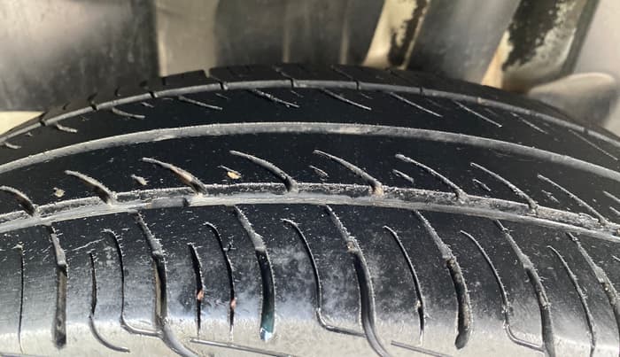 2020 Maruti Swift VXI, Petrol, Manual, 83,217 km, Left Rear Tyre Tread