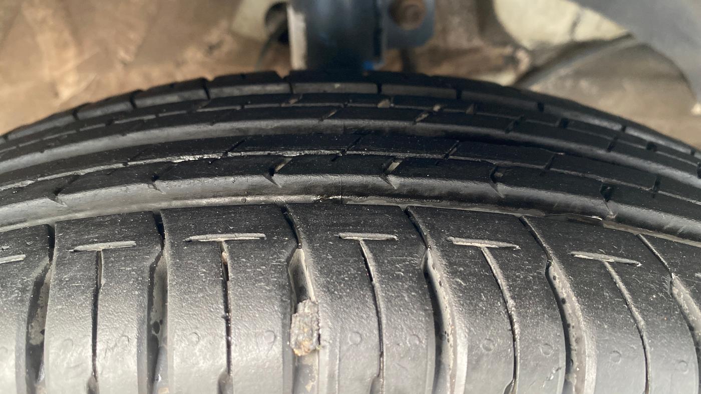 2020 Maruti Swift VXI, Petrol, Manual, 83,217 km, Right Front Tyre Tread