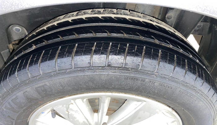 2015 Maruti Swift ZXI, Petrol, Manual, 82,813 km, Left Rear Tyre Tread