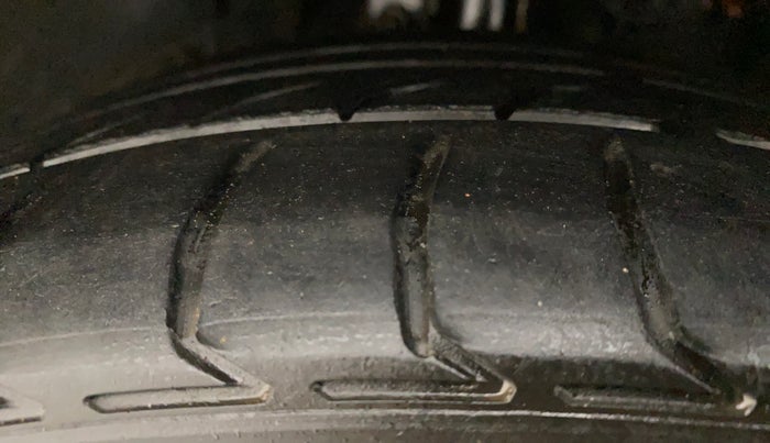 2016 Maruti Baleno DELTA CVT PETROL 1.2, Petrol, Automatic, 69,182 km, Left Front Tyre Tread