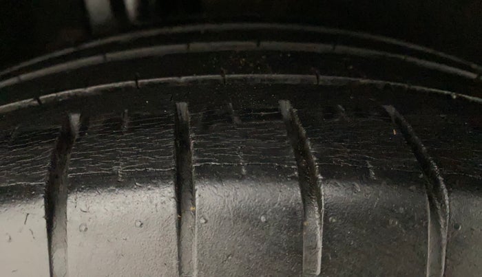 2016 Maruti Baleno DELTA CVT PETROL 1.2, Petrol, Automatic, 69,182 km, Right Rear Tyre Tread