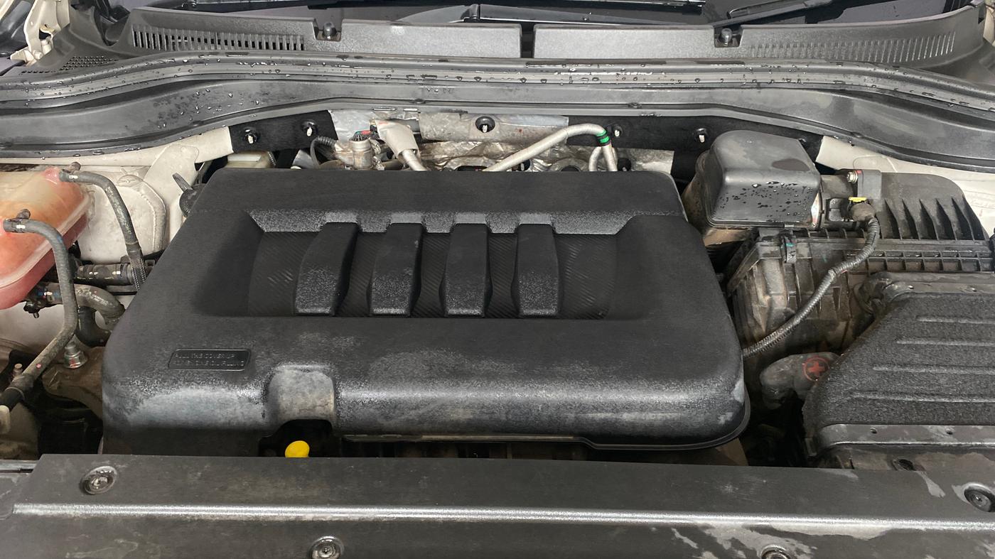 2022 Mahindra XUV700 AX 7 D MT 7 STR, Diesel, Manual, 71,632 km, Engine View