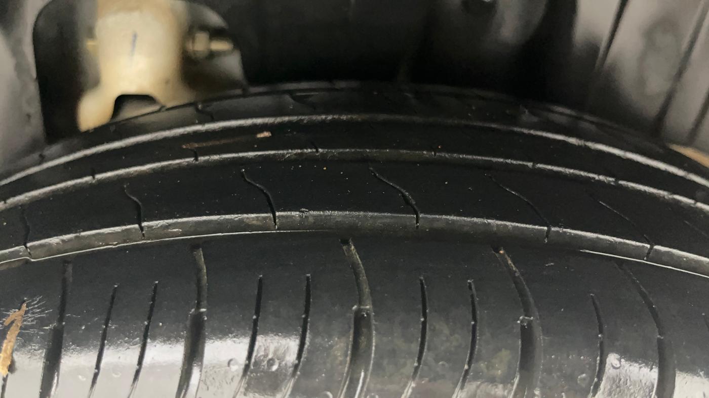 2022 Mahindra XUV300 W6 1.2 PETROL, Petrol, Manual, 20,824 km, Left Rear Tyre Tread