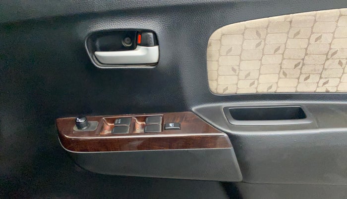 2016 Maruti Wagon R 1.0 VXI, Petrol, Manual, 46,657 km, Driver Side Door Panels Control