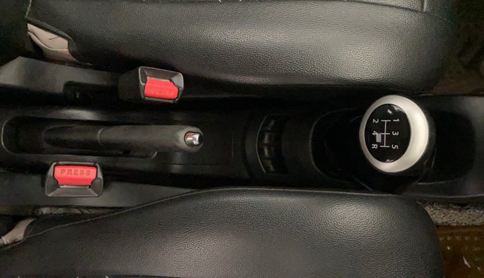 2016 Maruti Wagon R 1.0 VXI, Petrol, Manual, 46,657 km, Gear Lever