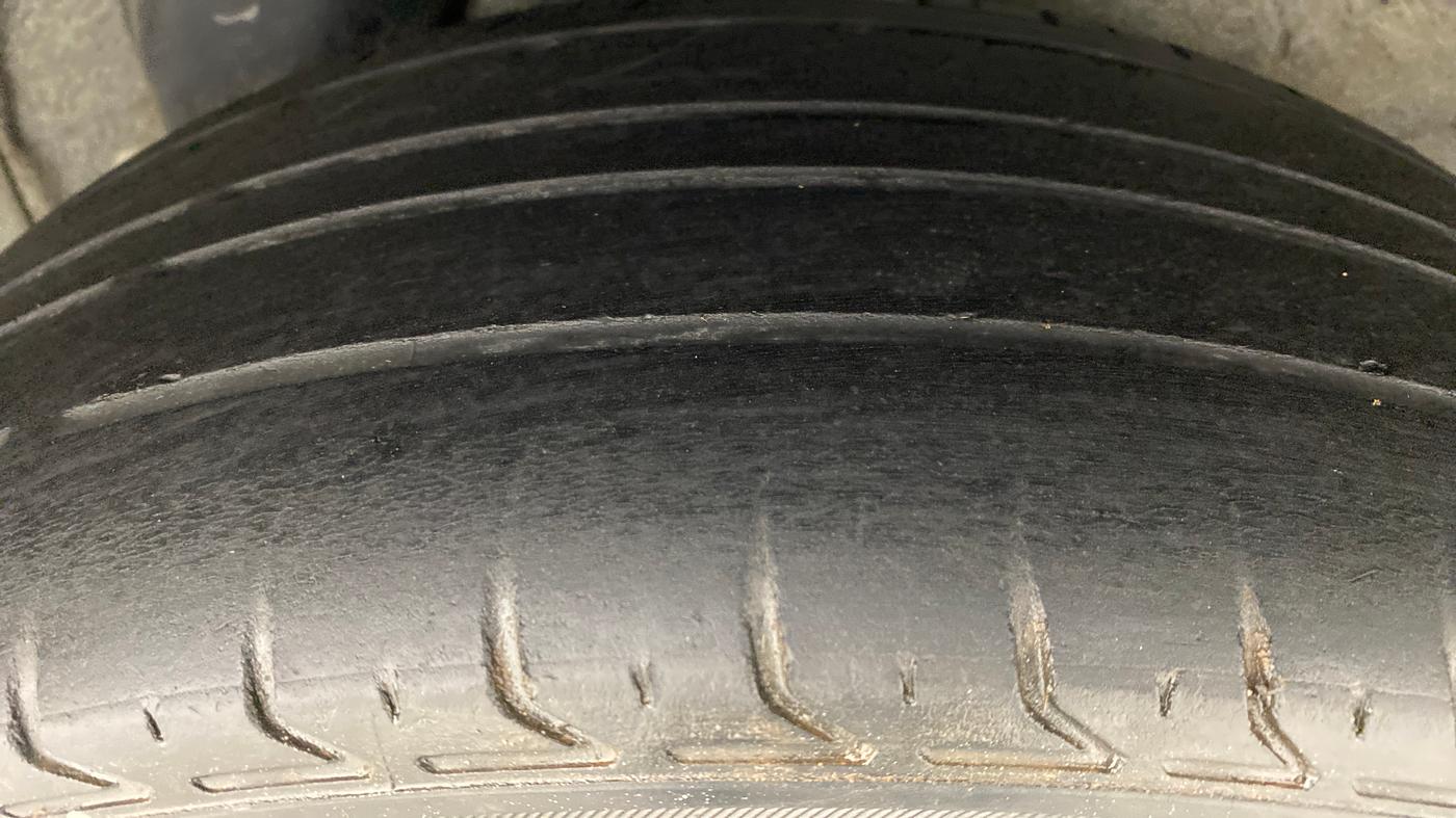 2011 Hyundai i20 ASTA 1.4 AT VTVT, Petrol, Automatic, 1,00,159 km, Left Rear Tyre Tread