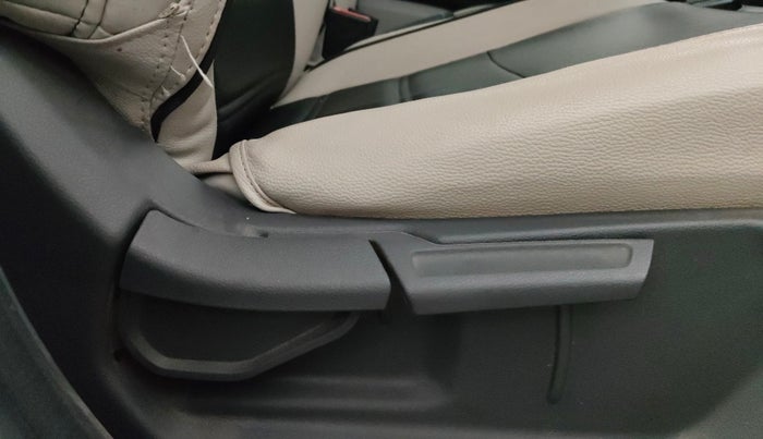 2024 Hyundai GRAND I10 NIOS SPORTZ AMT 1.2 KAPPA VTVT, Petrol, Automatic, 23,996 km, Driver Side Adjustment Panel