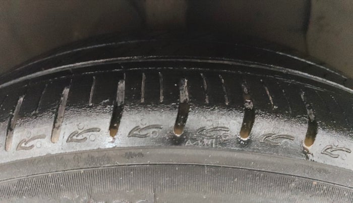 2024 Hyundai GRAND I10 NIOS SPORTZ AMT 1.2 KAPPA VTVT, Petrol, Automatic, 23,996 km, Right Front Tyre Tread