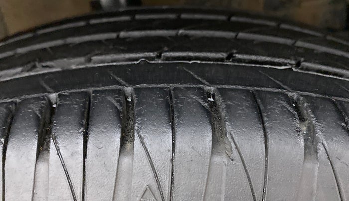 2021 Toyota URBAN CRUISER PREMIUM GRADE MT, Petrol, Manual, 30,406 km, Right Front Tyre Tread