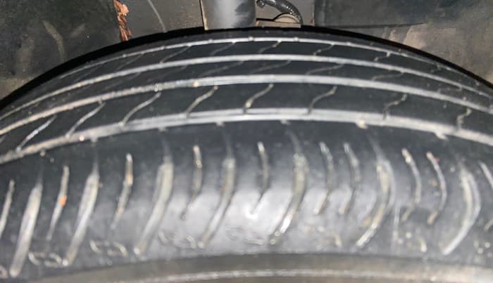 2022 Tata PUNCH CREATIVE  1.2 RTN DUAL TONE, Petrol, Manual, 85,586 km, Right Front Tyre Tread