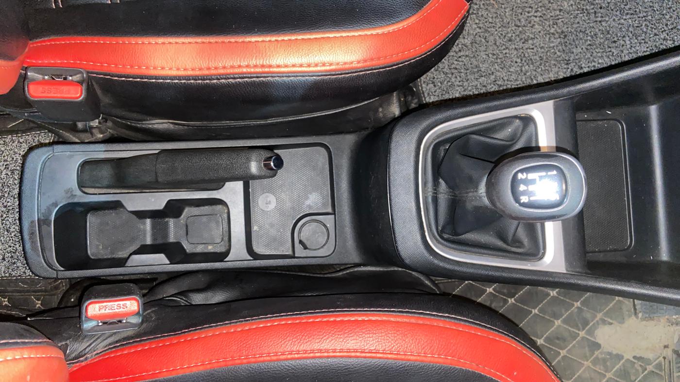 2022 Tata PUNCH CREATIVE  1.2 RTN DUAL TONE, Petrol, Manual, 85,586 km, Gear Lever