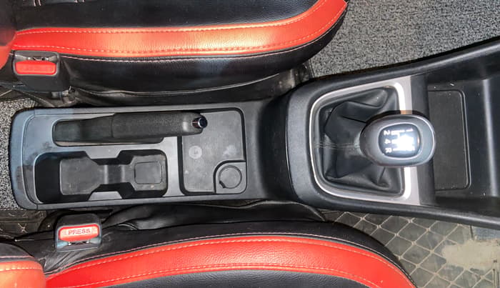 2022 Tata PUNCH CREATIVE  1.2 RTN DUAL TONE, Petrol, Manual, 85,586 km, Gear Lever