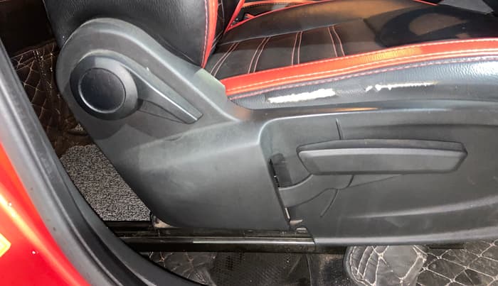 2022 Tata PUNCH CREATIVE  1.2 RTN DUAL TONE, Petrol, Manual, 85,586 km, Driver Side Adjustment Panel