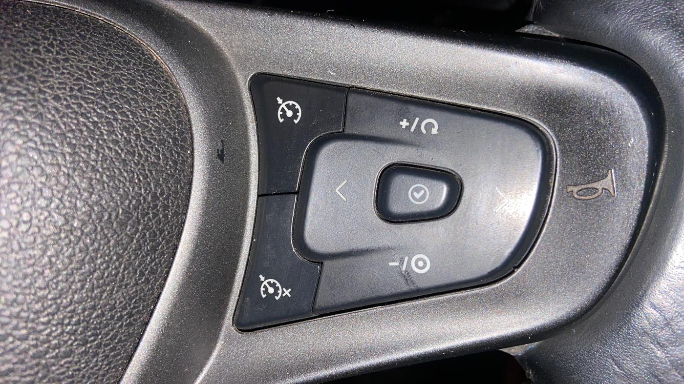 2022 Tata PUNCH CREATIVE  1.2 RTN DUAL TONE, Petrol, Manual, 85,586 km, Adaptive Cruise Control