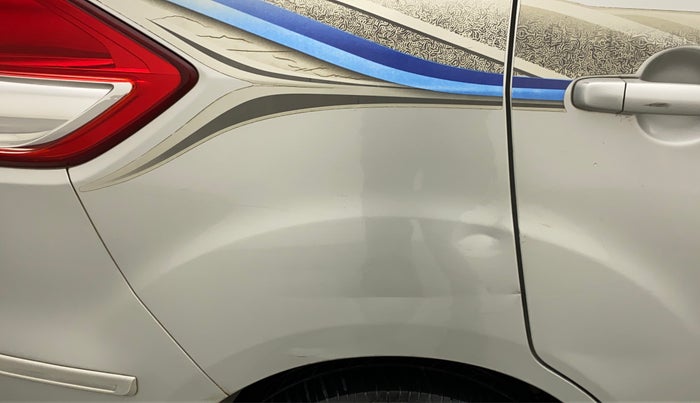 2015 Maruti Ertiga VDI, Diesel, Manual, 79,869 km, Right quarter panel - Minor scratches