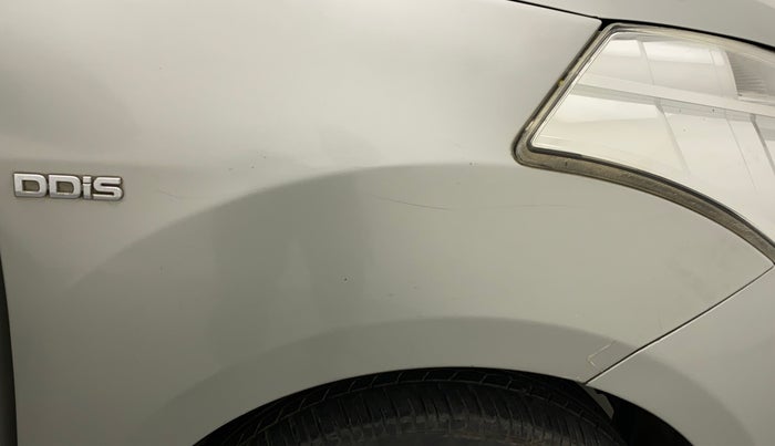 2015 Maruti Ertiga VDI, Diesel, Manual, 79,869 km, Right fender - Slight discoloration