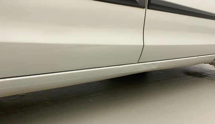 2015 Maruti Ertiga VDI, Diesel, Manual, 79,869 km, Right running board - Slightly dented