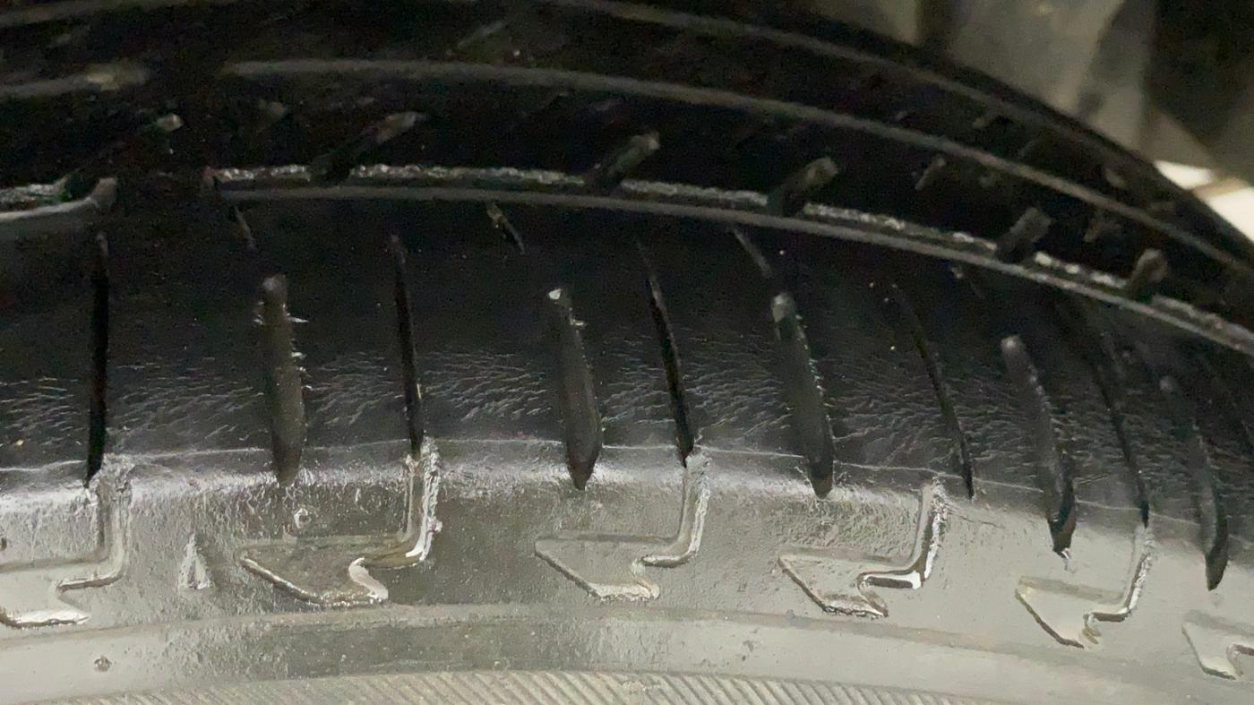 2015 Maruti Ertiga VDI, Diesel, Manual, 79,869 km, Left Rear Tyre Tread
