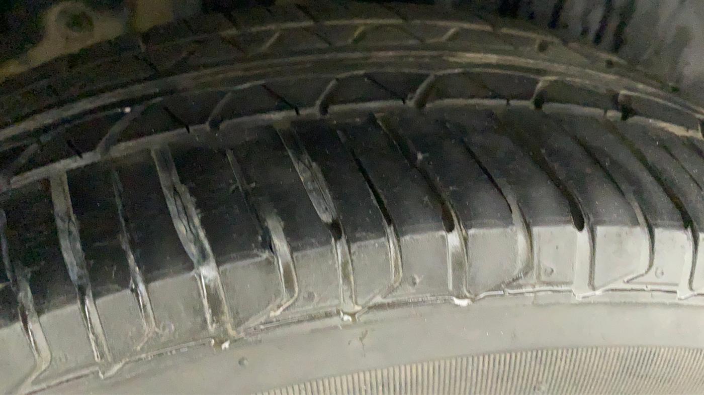 2015 Maruti Ertiga VDI, Diesel, Manual, 79,869 km, Right Rear Tyre Tread