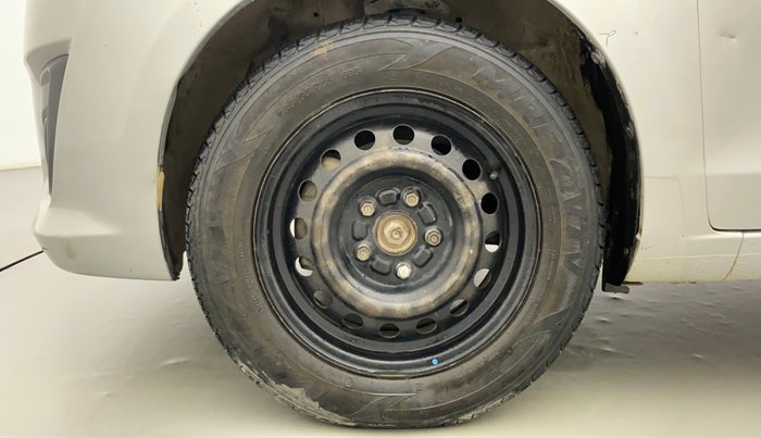 2015 Maruti Ertiga VDI, Diesel, Manual, 79,869 km, Left Front Wheel