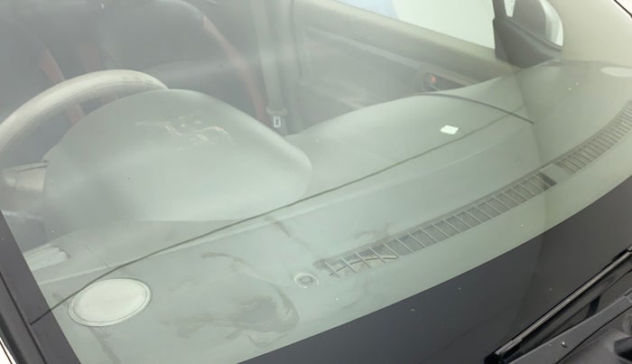 2015 Maruti Ertiga VDI, Diesel, Manual, 79,869 km, Front windshield - Minor spot on windshield