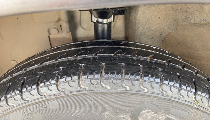 2016 Renault Kwid RXT 0.8, Petrol, Manual, 42,633 km, Left Front Tyre Tread