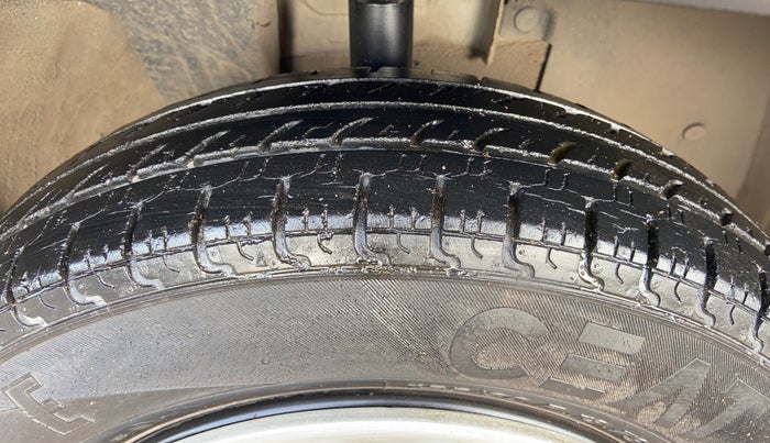 2016 Renault Kwid RXT 0.8, Petrol, Manual, 42,633 km, Right Front Tyre Tread
