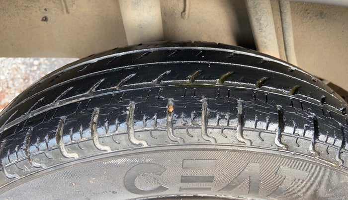 2016 Renault Kwid RXT 0.8, Petrol, Manual, 42,633 km, Right Rear Tyre Tread