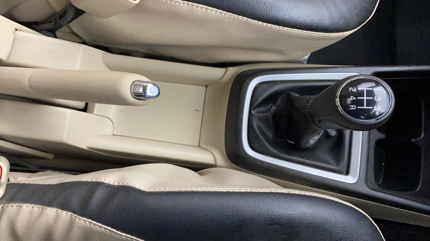 2020 Maruti Dzire VXI, Petrol, Manual, 40,573 km, Gear Lever