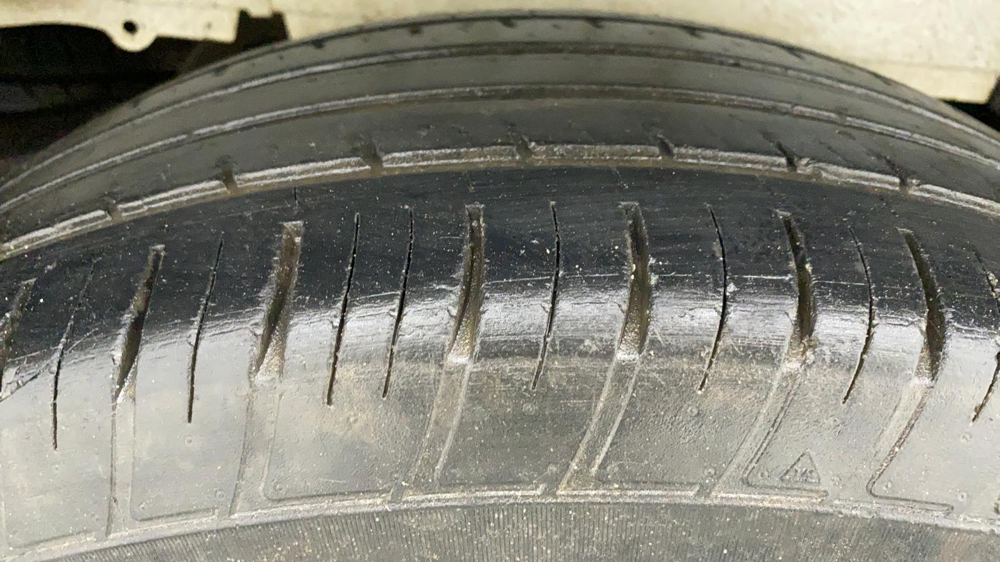2018 Mahindra Scorpio S7 120 BHP 2WD, Diesel, Manual, 32,382 km, Right Rear Tyre Tread
