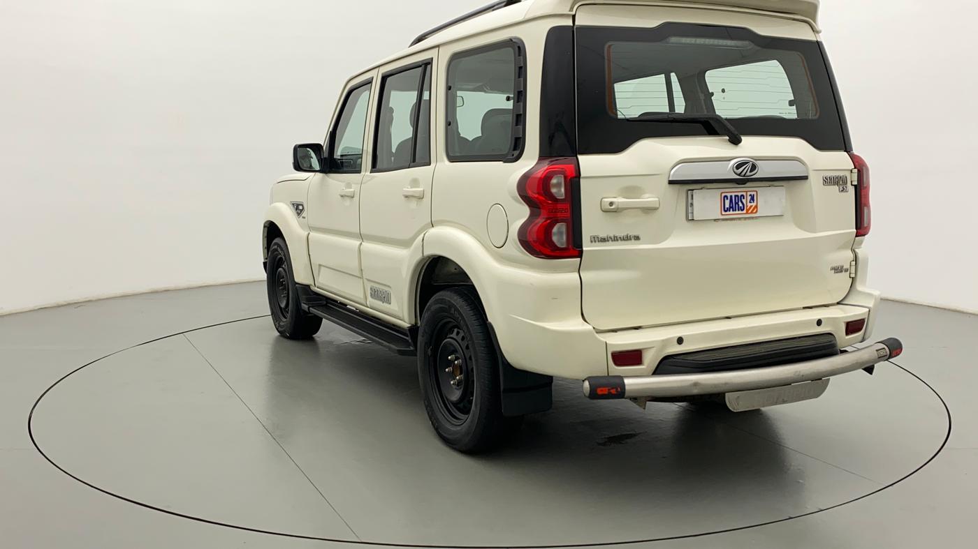 2018 Mahindra Scorpio S7 120 BHP 2WD, Diesel, Manual, 32,382 km, Left Back Diagonal