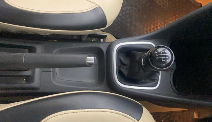 2016 Volkswagen Ameo HIGHLINE1.2L, Petrol, Manual, 55,435 km, Gear Lever