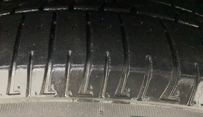 2015 Ford Ecosport TITANIUM 1.5L DIESEL, Diesel, Manual, 96,940 km, Right Front Tyre Tread