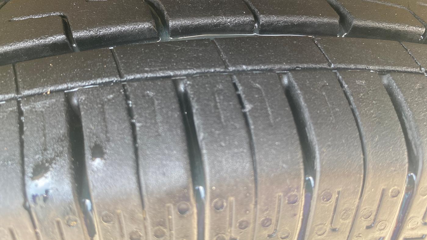 2017 Maruti Wagon R 1.0 VXI AMT, Petrol, Automatic, 66,893 km, Left Front Tyre Tread