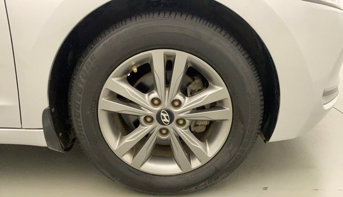 2017 Hyundai New Elantra 2.0 SX(O) AT PETROL, Petrol, Automatic, 76,064 km, Right Front Wheel
