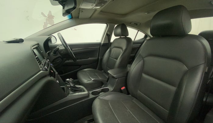 2017 Hyundai New Elantra 2.0 SX(O) AT PETROL, Petrol, Automatic, 76,064 km, Right Side Front Door Cabin